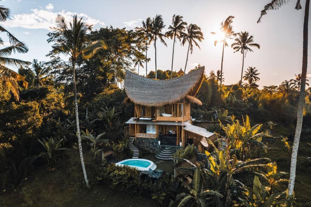 Villa Makerti Bali~Bamboo House Selat Exterior foto