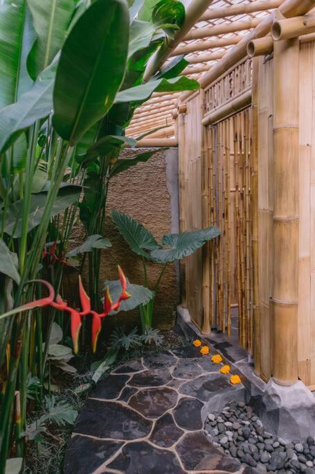 Villa Makerti Bali~Bamboo House Selat Exterior foto